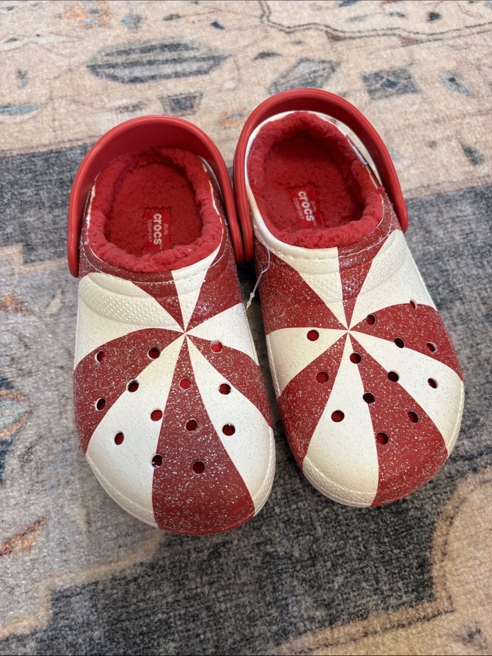 New without tag, CROCS Kids Fun holiday sparkle Pinwheel lined